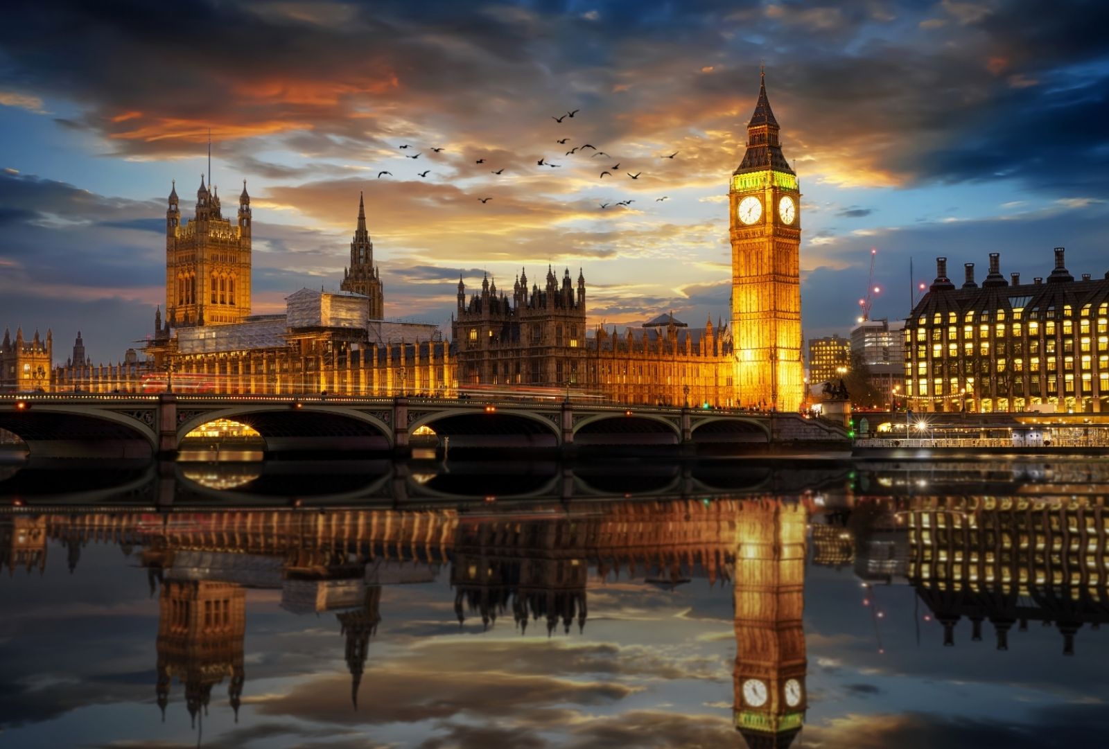 Kredyt Hipoteczny London — Step By Step Financial Solutions
