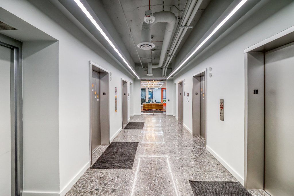 Amenities — Elevator Lobby with Lounge