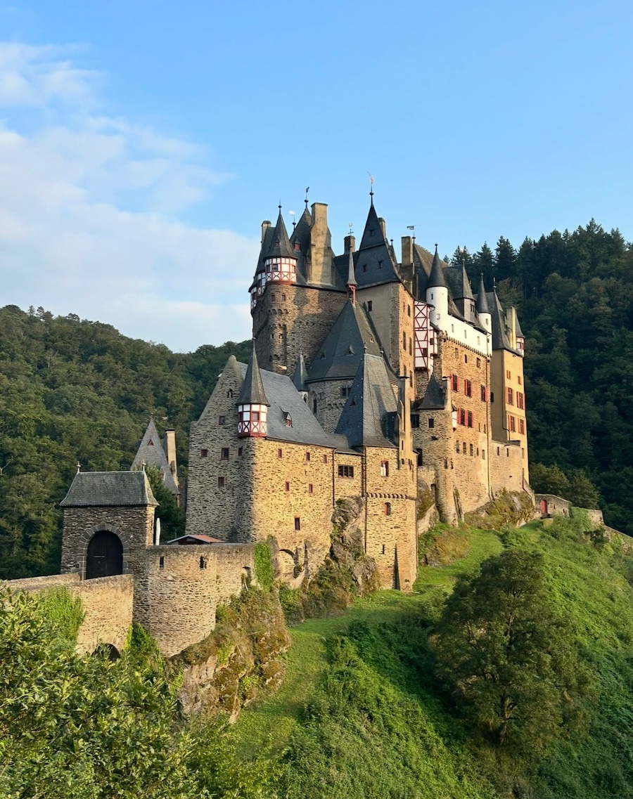 Burg Eltz – Ausflugsziel in der Nähe der Ferienwohnung Stabenhof an der Mosel