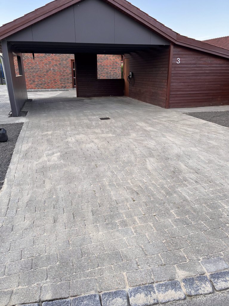 Opkørsel og carport belægning