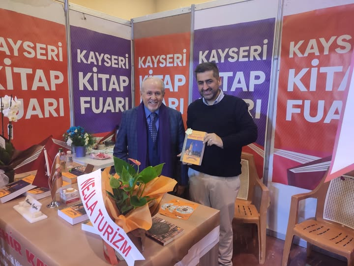 Hudaverdi Özyalçin Üstadım ile Kitap Fuarı Ziyareti