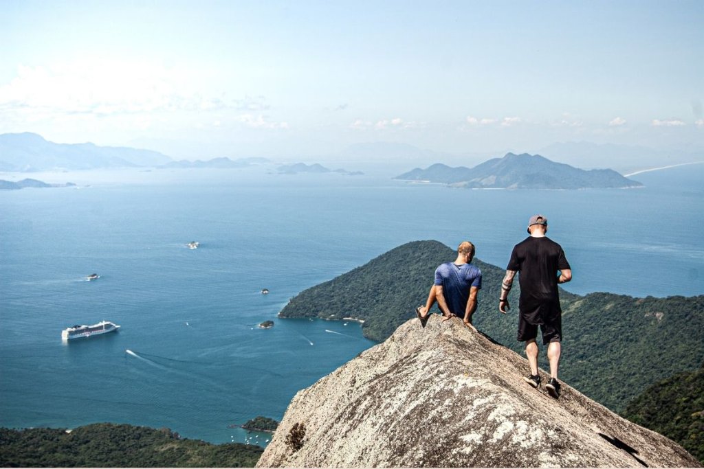 Trilha Pico do Papagaio