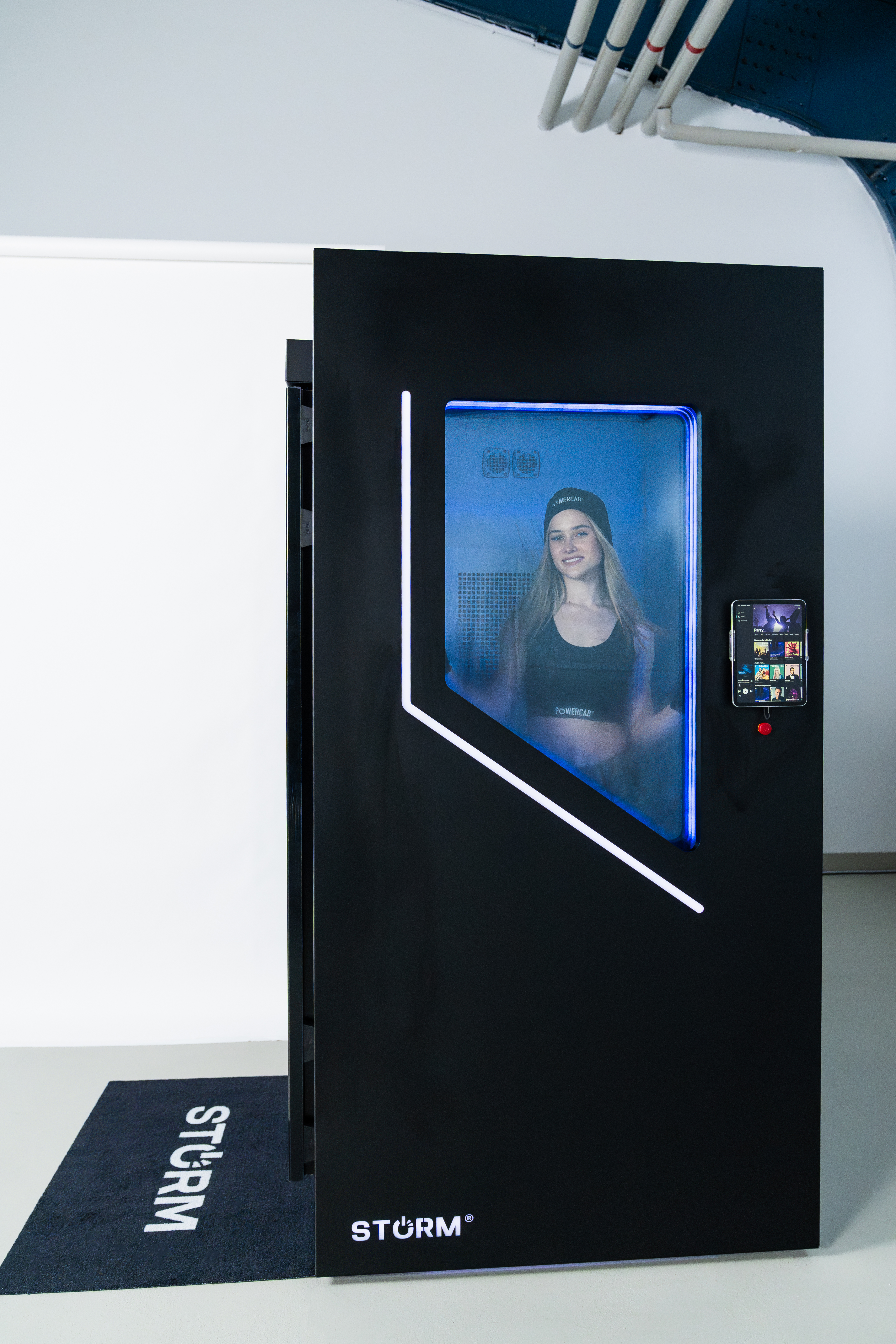 POWERCAB STORM electric whole-body cryotherapy chamber in use