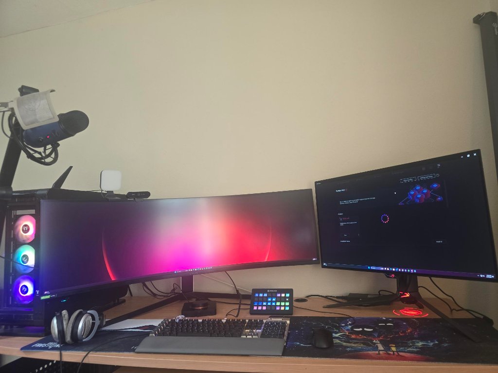 Gaming Setup — Dual Monitor Rig
