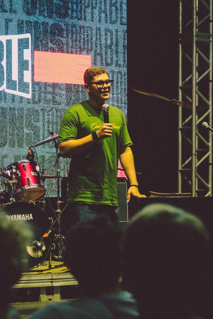 Cantor no palco