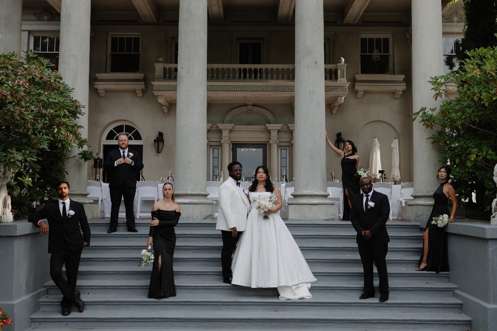Wedding party at the mansion