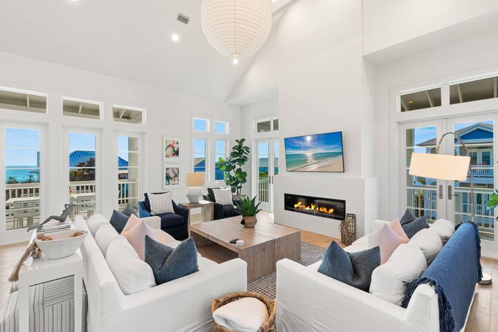 Bright living room with vaulted ceilings