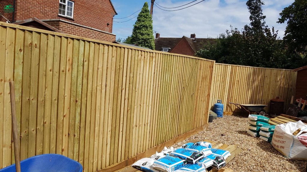 Featheredge fence installation Basingstoke