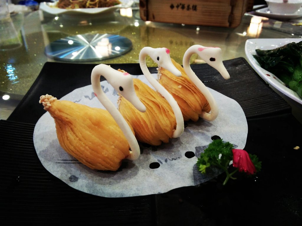Swan Crispy Pastry