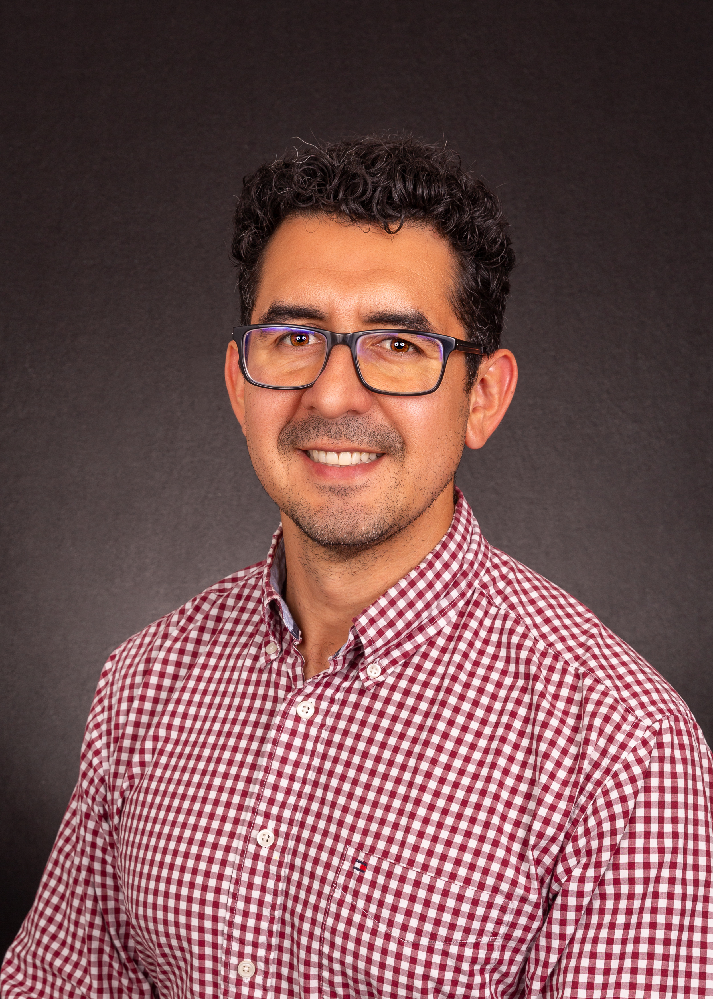 Dr. Carlos Esquivel Palma