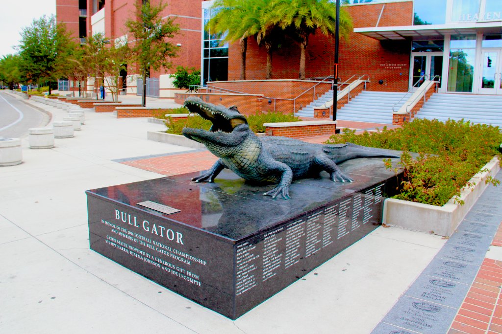 Ben Hill Griffin Stadium – Bull Gator Statue