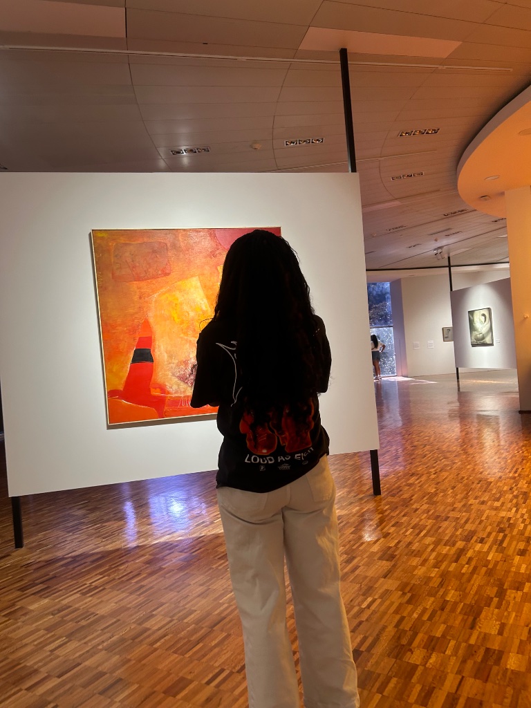 Curating contemporary art in gallery space