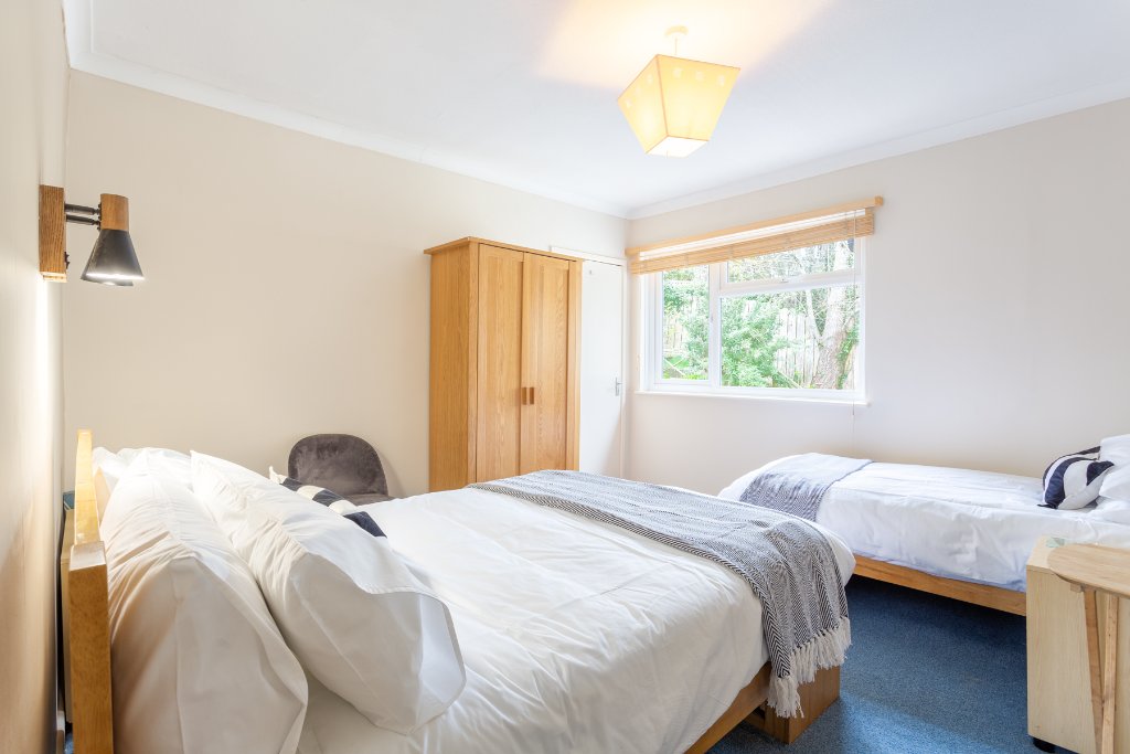 Family Triple Room — en-suite room at Avoncourt Lodge, Ilfracombe