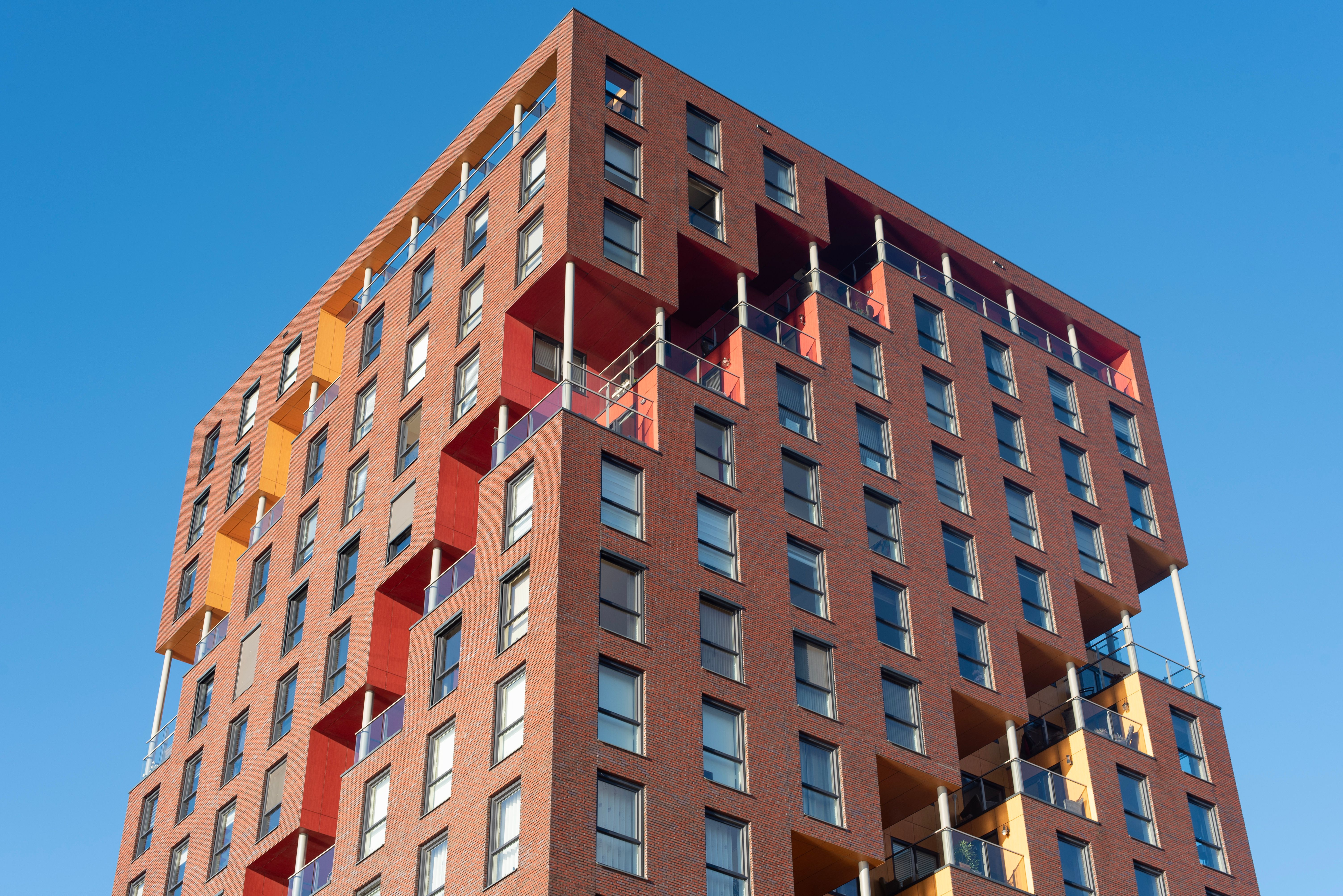 Building Modular AI Architectures for Enterprise Scale — Sufi Khan Sulaiman Building Modular AI Architectures for Enterprise Scale — Sufi Khan Sulaiman