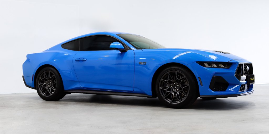 Ford Mustang blue