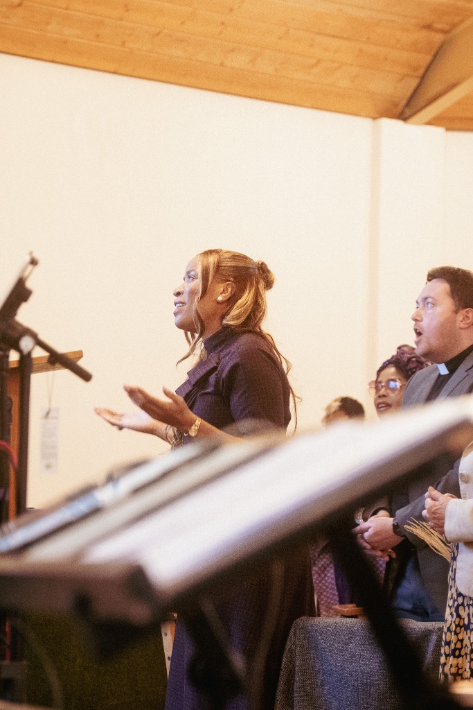 Congregation singing