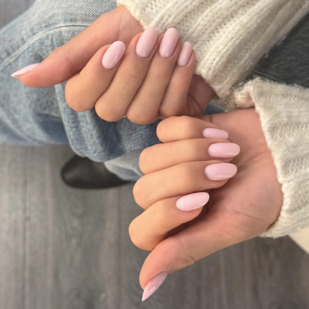 Uñas rosa almendrado