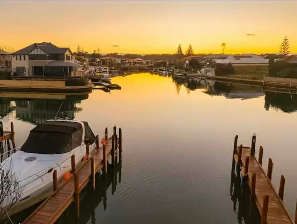 Luxury canal front apartments in Mandurah