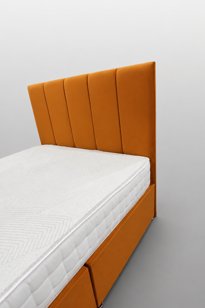 Encapsulated pocket spring unit with reinforced edge surround