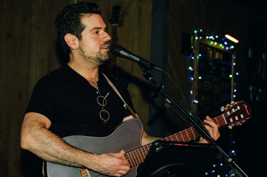 Matt Silverstein performing
