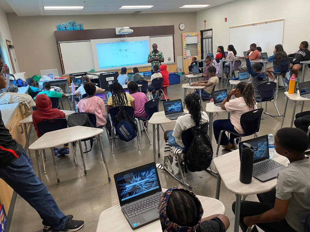 Camp ELA 2026 — Atelier informatique : Création de vidéo avec Modeste Messou