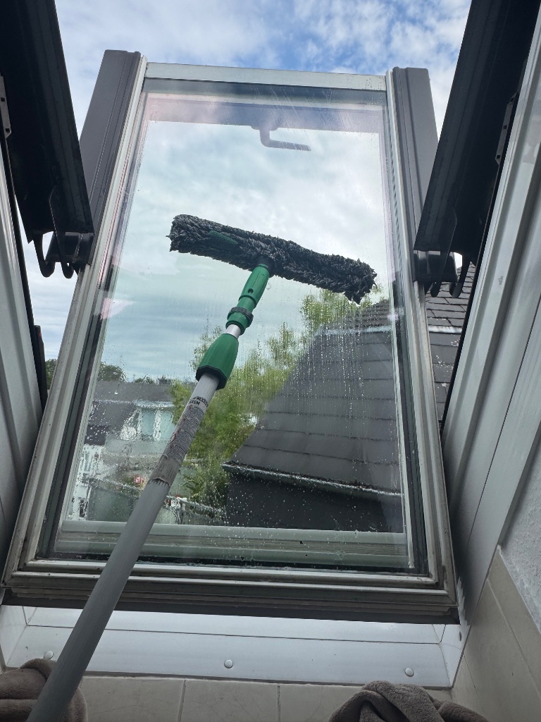 Dachfensterreinigung von innen