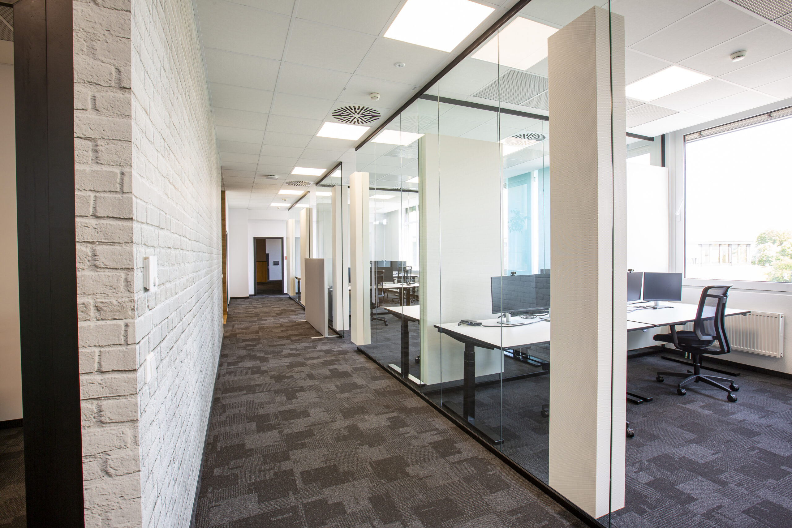 Modernes Büro – VEMPA Gebäudereinigung