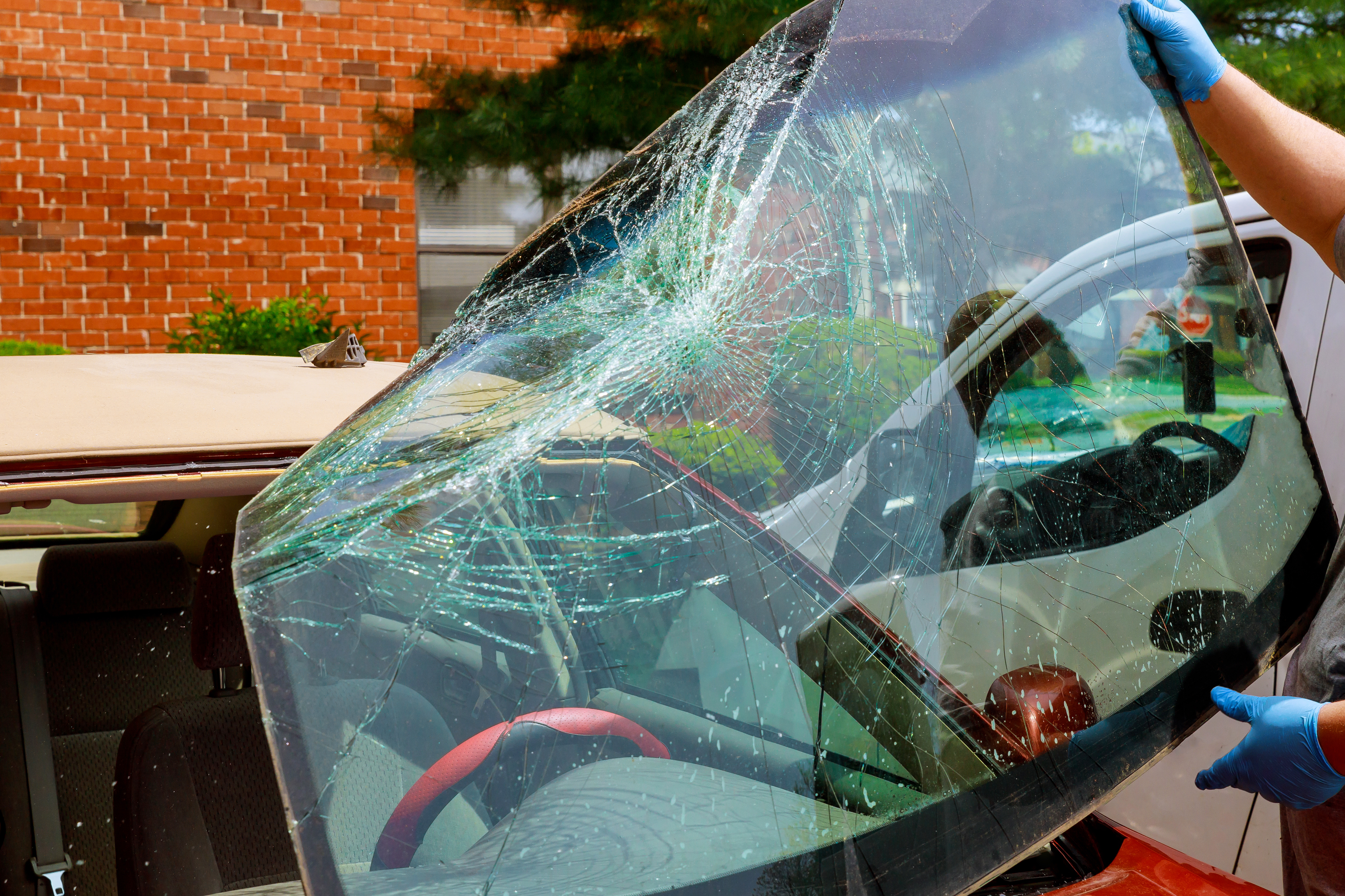 Mobile auto glass replacement in Little Rock