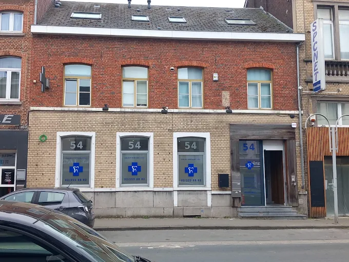 Installatie Daikin multi-split airco β SamDental Tubeke