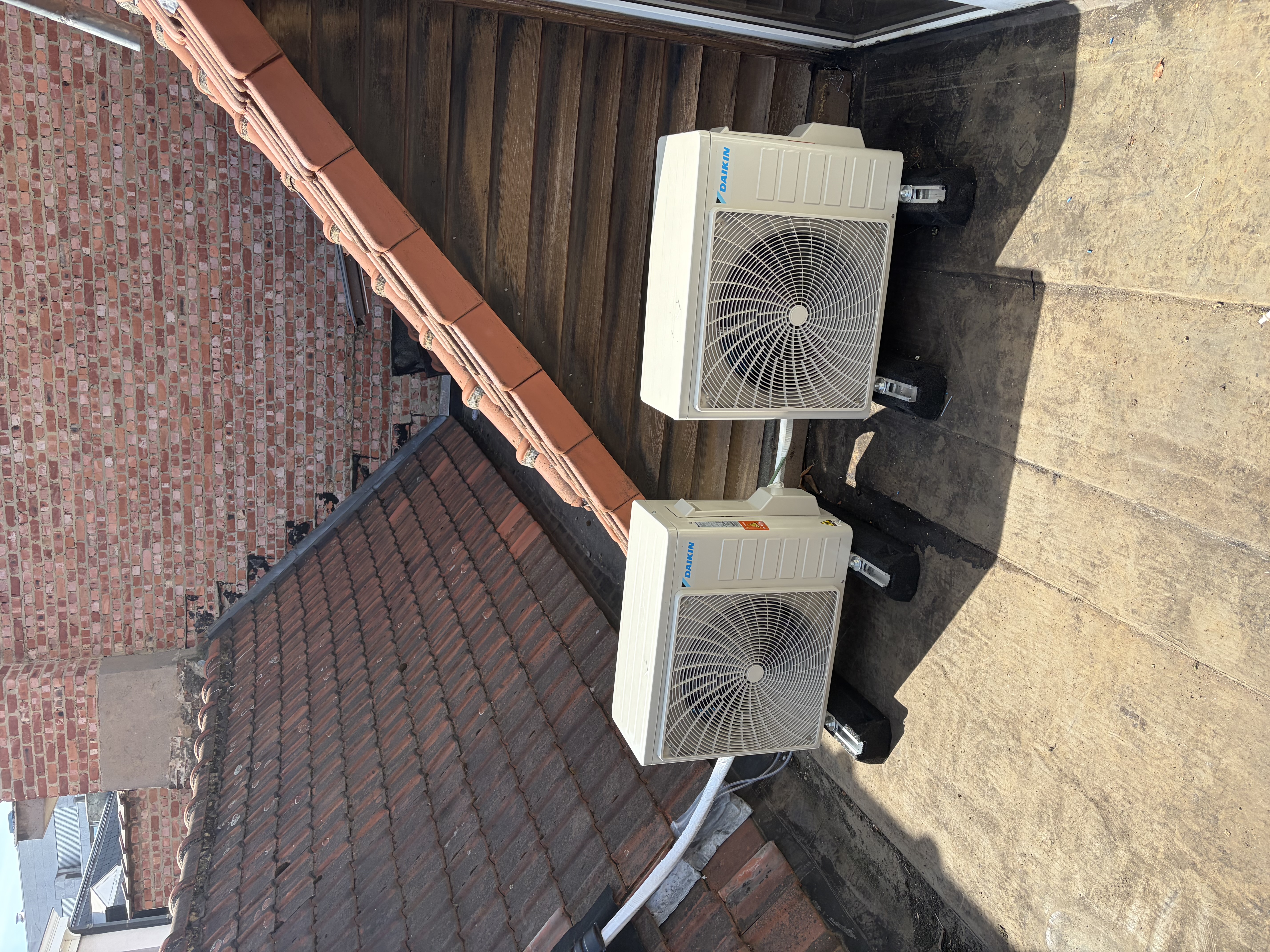 Installatie Daikin monosplit airco β 2x monosplit β Carmelite Guesthouse Brussel
