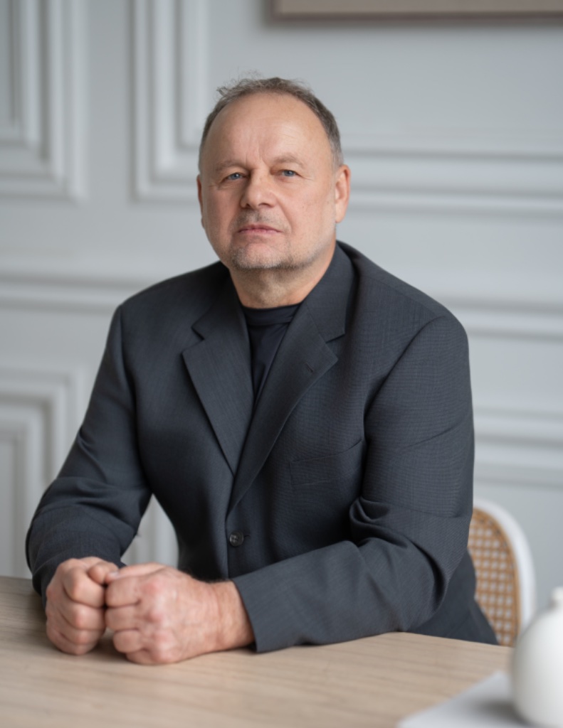 Dr. Pawel Ochocinski — Sclerotherapy Specialist