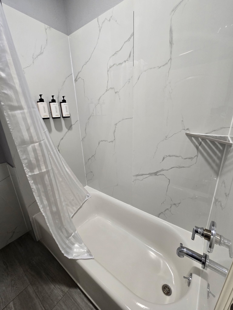 Taj Inn & Suites — photo 5