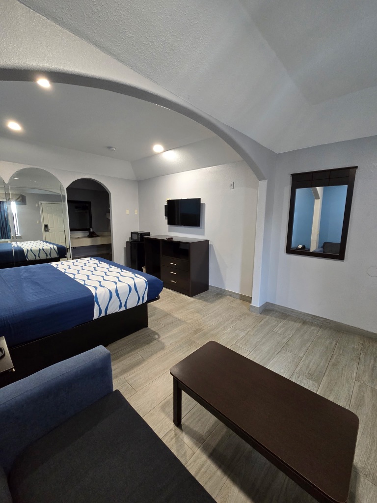Taj Inn & Suites — photo 13 of 25