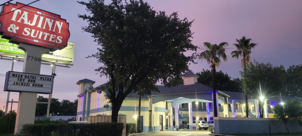 Taj Inn & Suites — photo 11 of 25