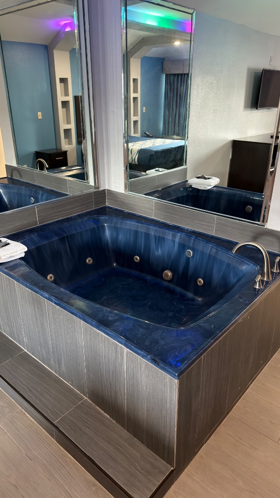 Taj Inn & Suites — gallery preview 1