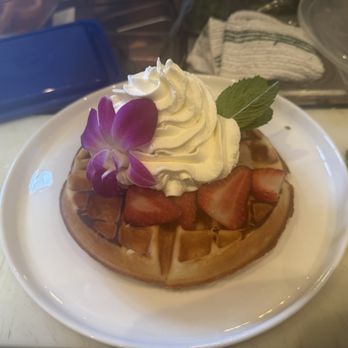 Strawberry Waffle with Cream
