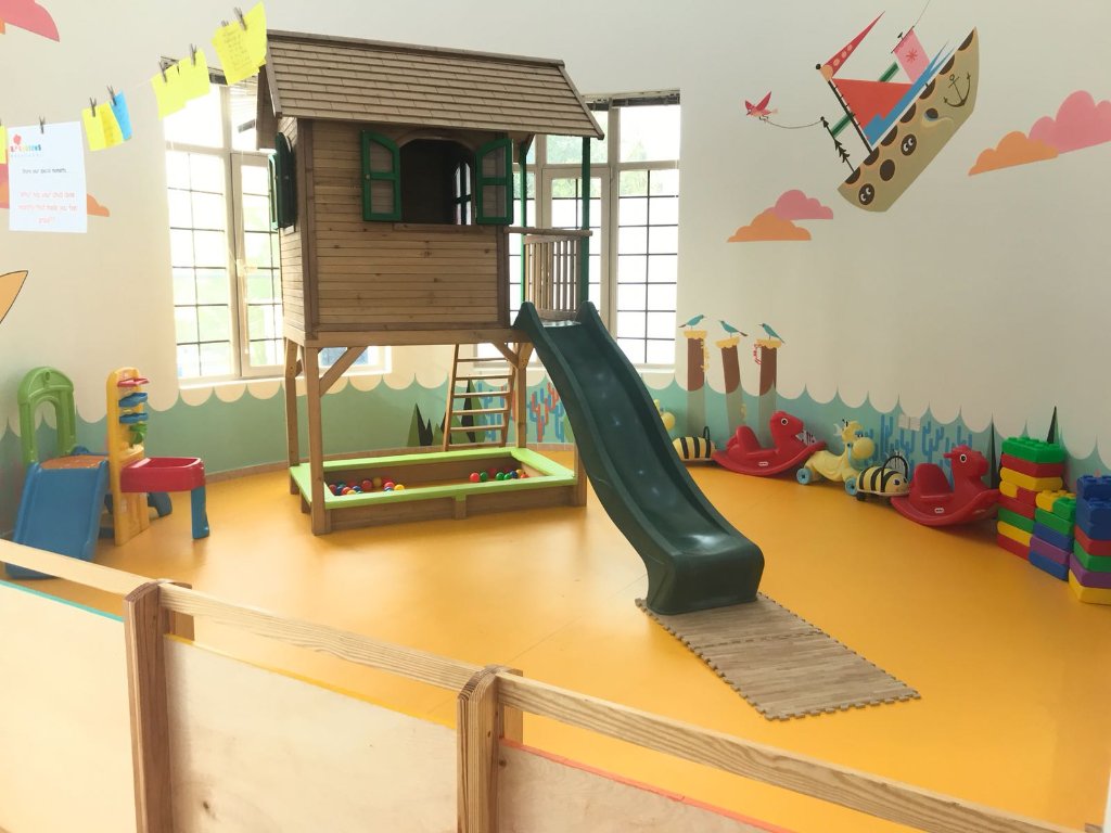 IglooKids International Preschool Indore — Finland-inspired classroom with indoor play area