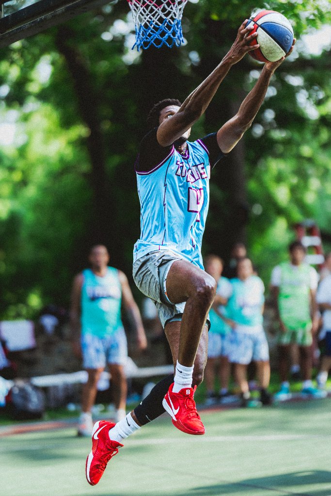 Titans dunk