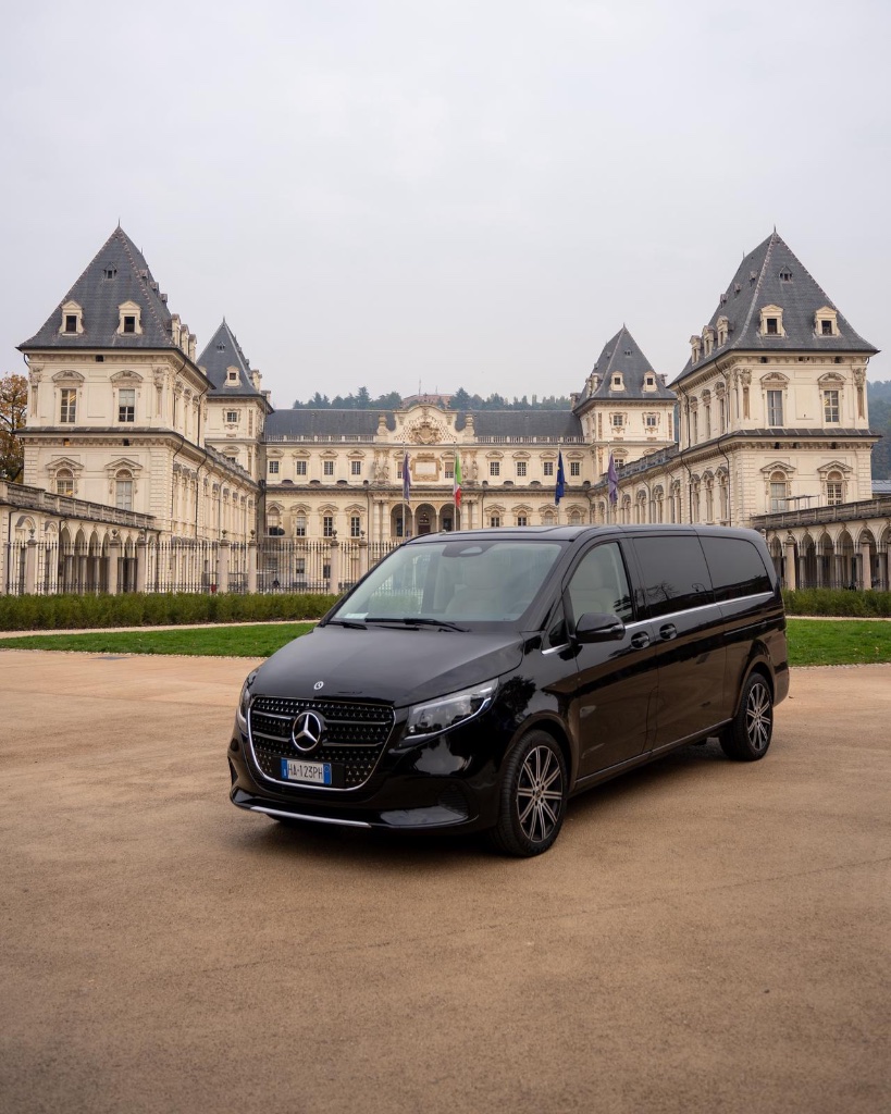 Move Across Turin
Effortlessly