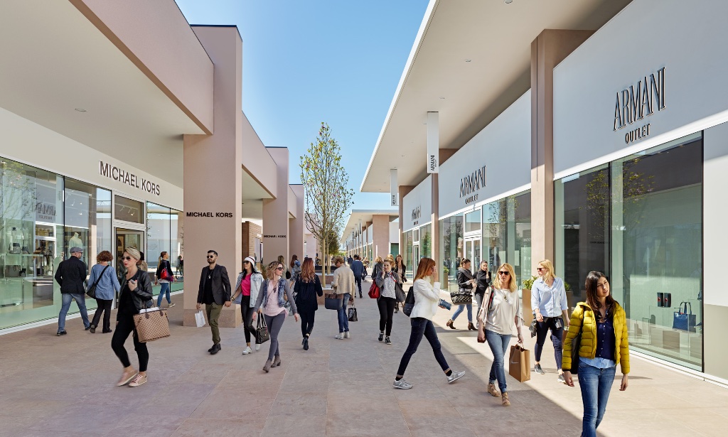 Shopping at Torino Outlet Village - Extra 10% OFF