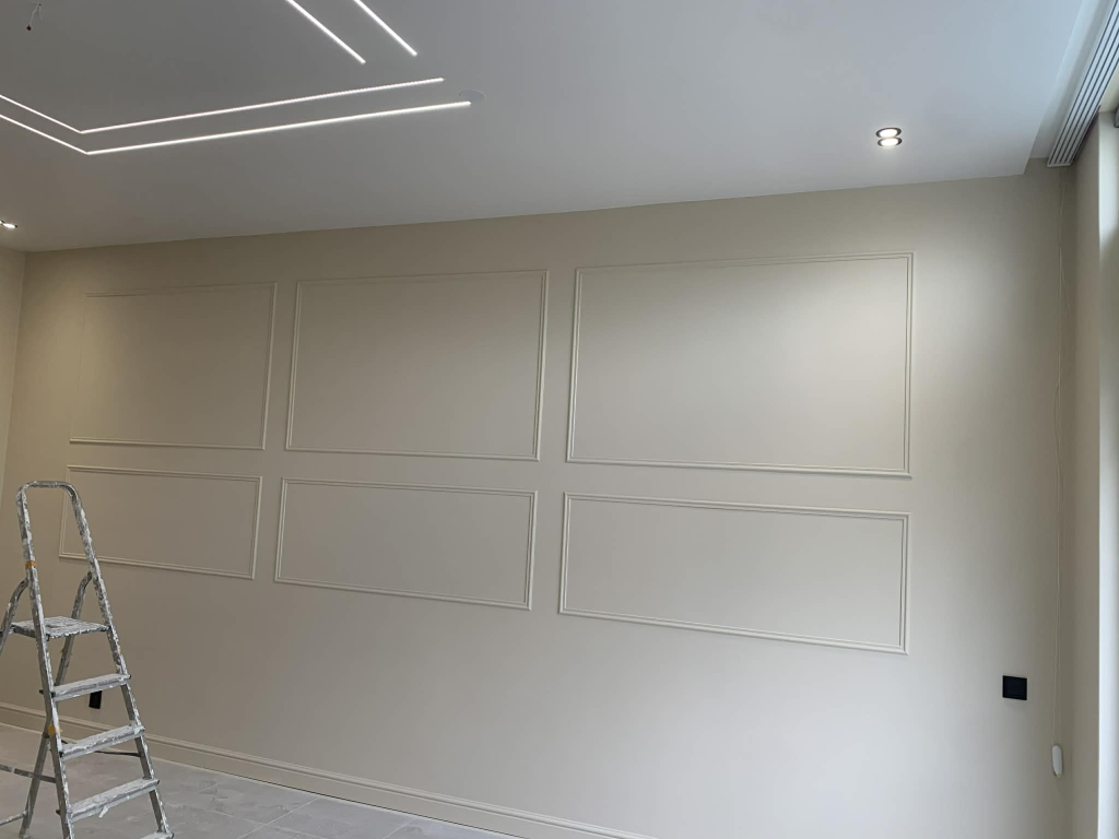 Wandpanelen met LED plafond