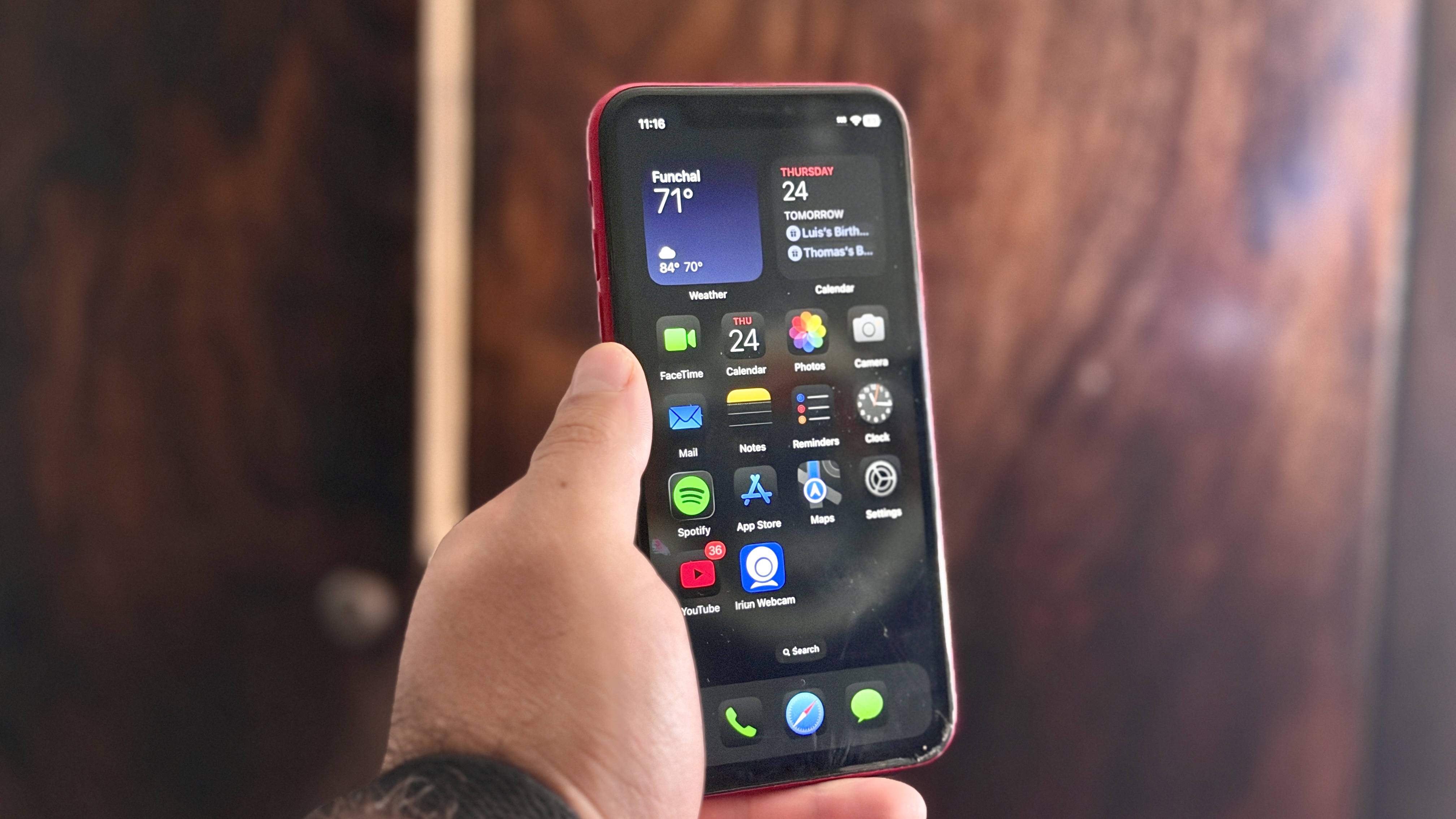 iPhone XR home screen