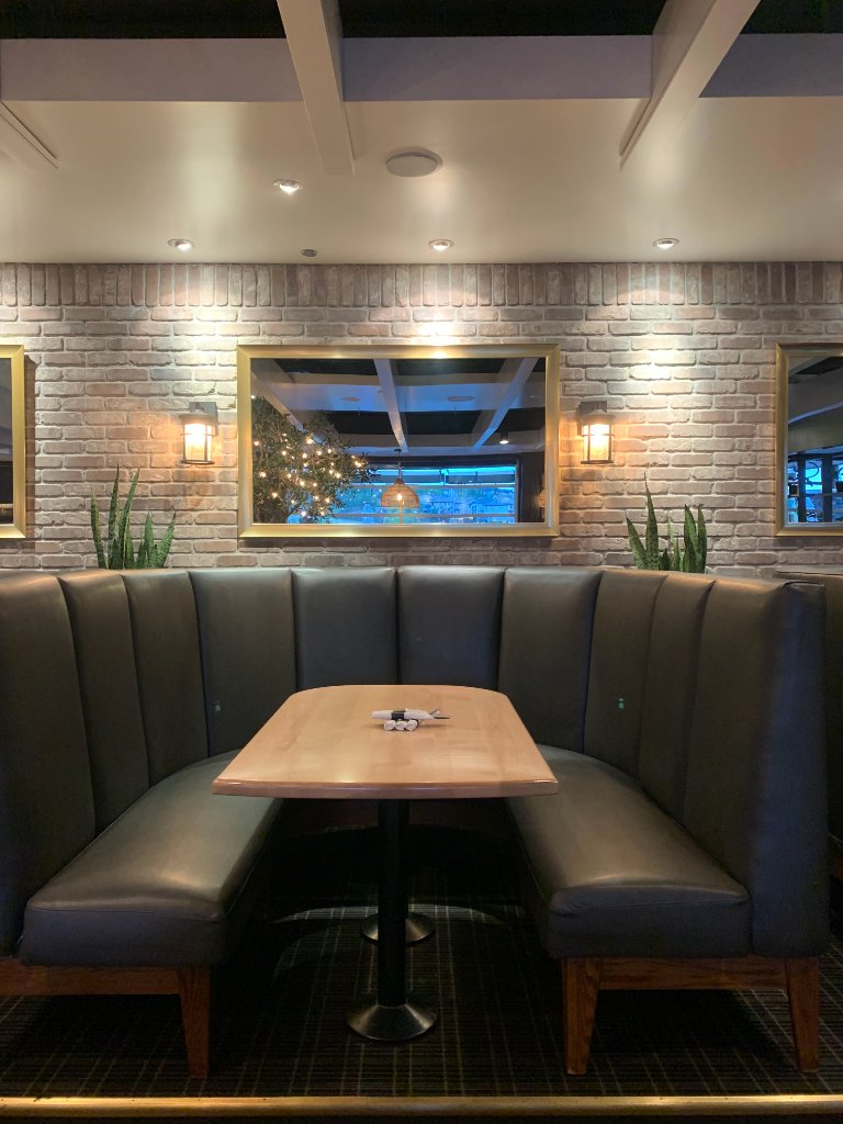 Restaurant Booth & Accent Lighting