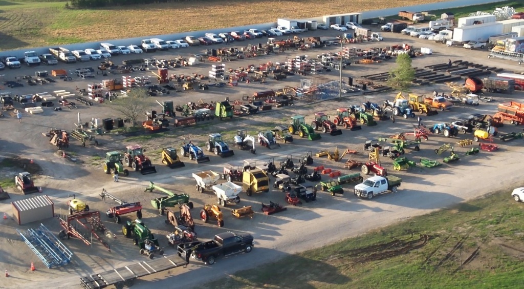 Long Farm & Ranch hay truck in parade