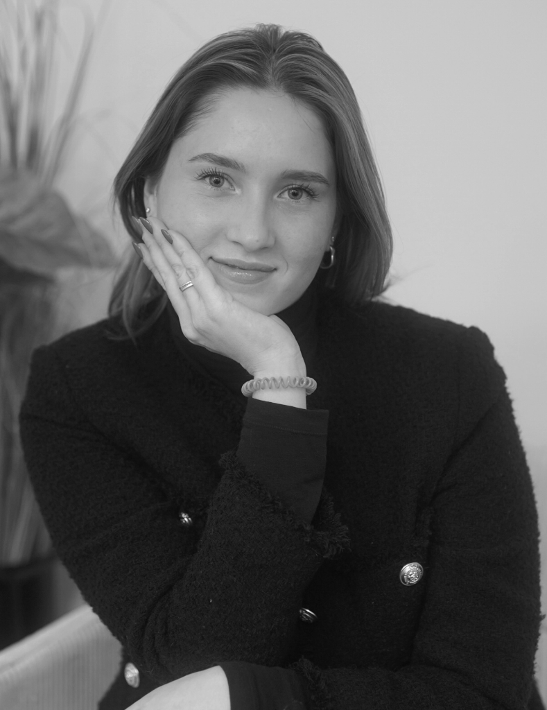 ALESSANDRA VAN DONGEN