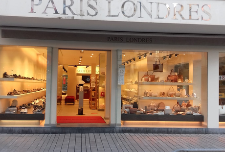 SCHOENEN PARIS LONDRES — shop interior