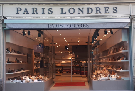 SCHOENEN PARIS LONDRES — shop interior