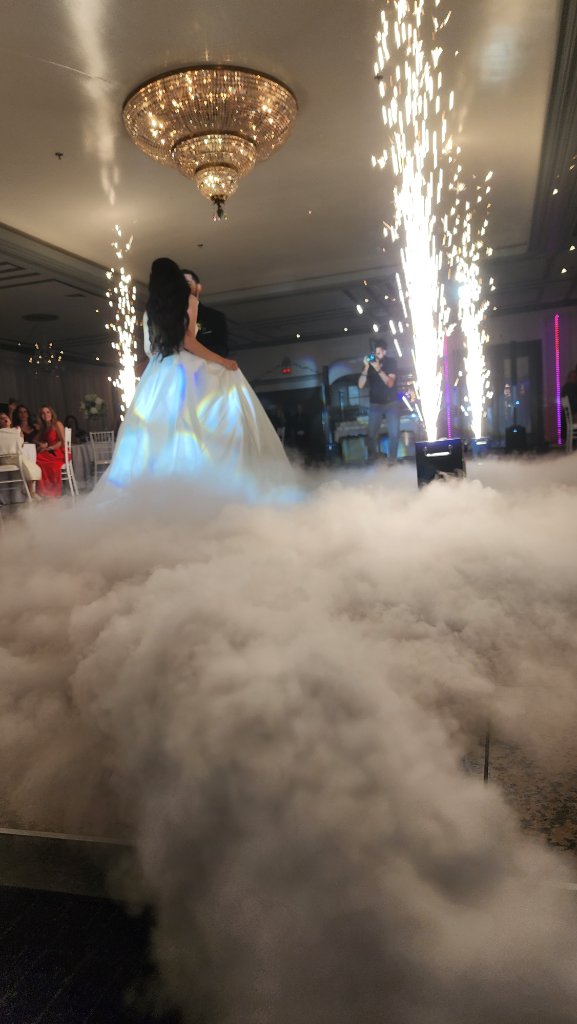 First dance with dry ice and cold spark fountains