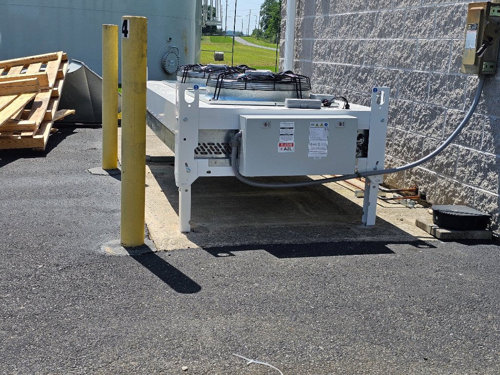 New R-454B split condensing unit installed as R-22 replacement in Lehigh Valley