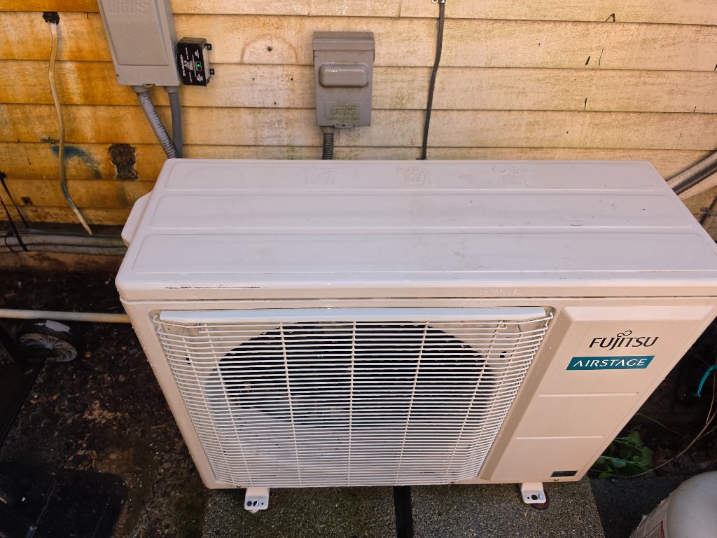 Fujitsu Airstage mini-split